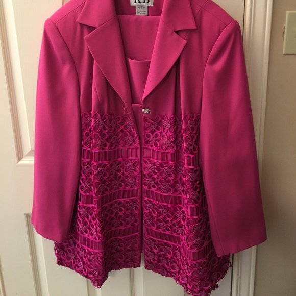 Beautiful Plus Size Fuscia Skirt Suit - 22-24W - Picture 2 of 3